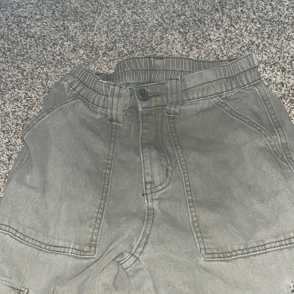 Green cargo pants
